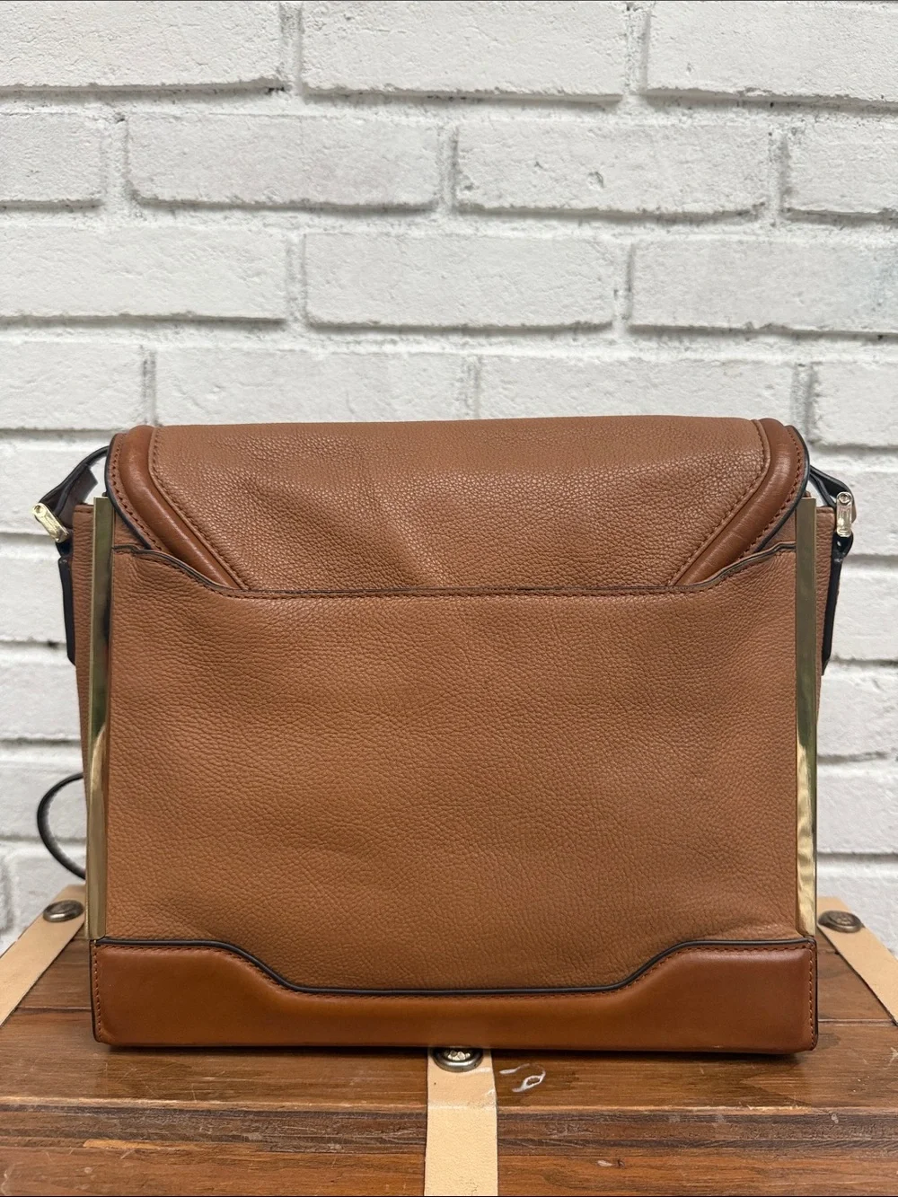 Uterque Leather Messenger Bag